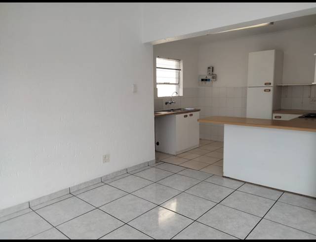 2 BEDROOM FLAT FOR SALE IN RADIOKOP